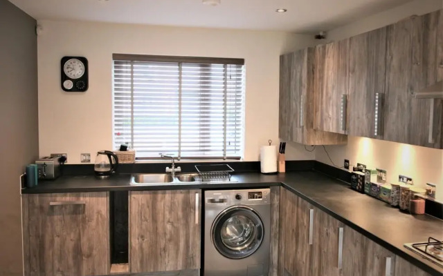 NEW Vibrant 3BD House in Coventry West Midlands