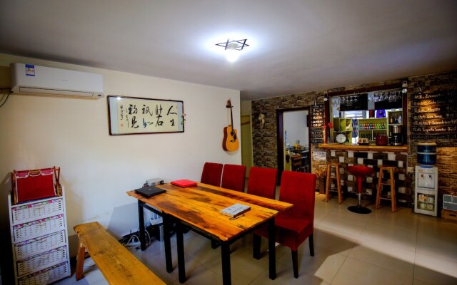 First Met Hostel