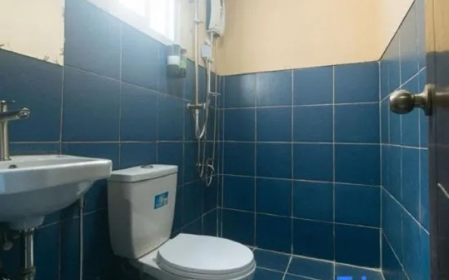 RedDoorz @ MUBG Apartelle near Baclaran Church