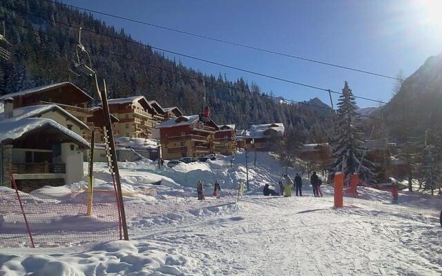 Appartement Valfréjus, 1 pièce, 2 personnes - FR-1-561-74