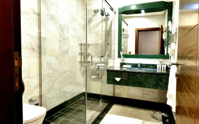 Iridium 70 Hotel