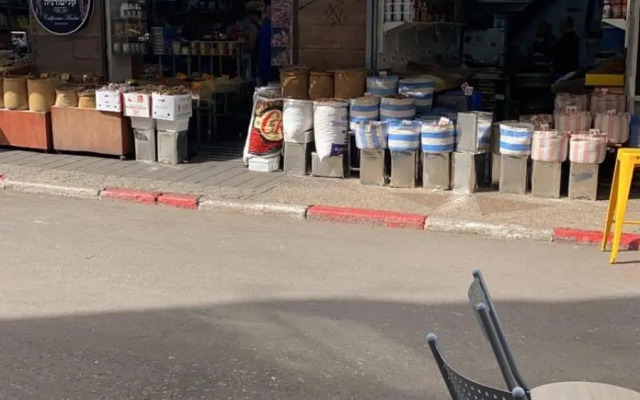 Trendy and cosy apartment / Balcony