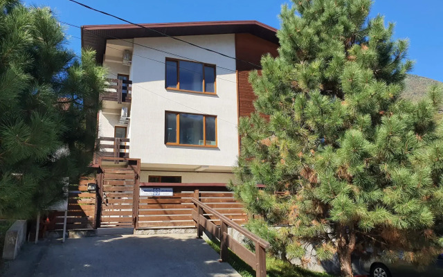 Apartment to Live in the Mountains on Turchinsky street 89