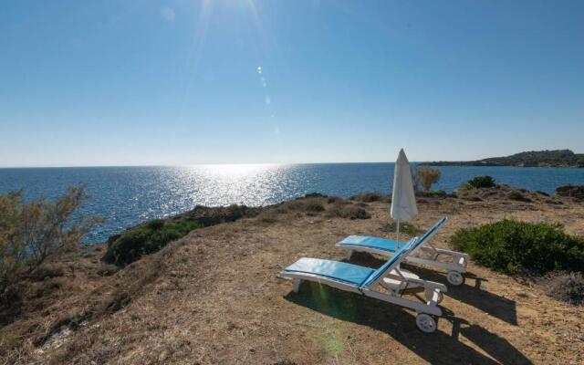 Armonia Seaside Villas