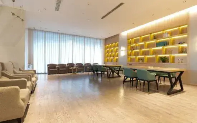 Linhai Huaxuan Hotel (Duqiao Baolong Square Branch)