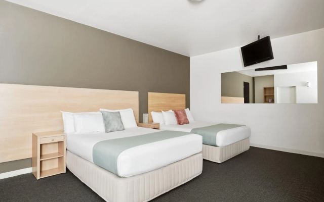 Saint Kilda Beach Hotel (formerly Rydges St Kilda)