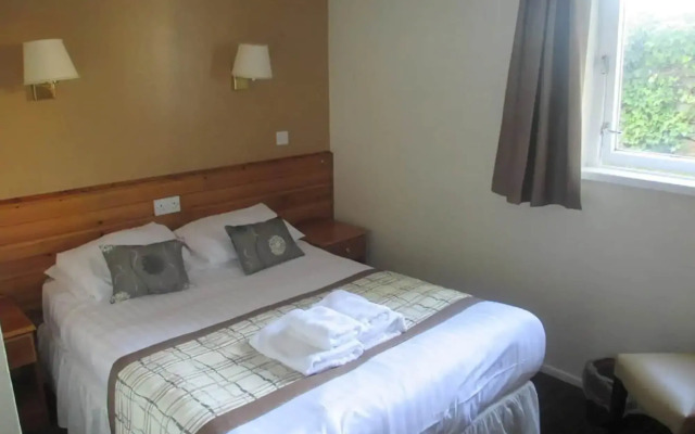 Caledonian Hotel