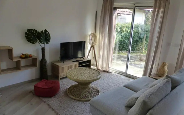 HOSSEGOR PLAGE- Petite villa rénovée pour 4 personnes- Wifi gratuit