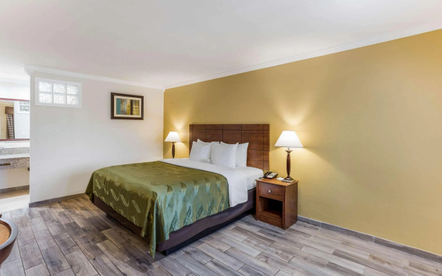 Mount Vernon Inn Escondido Downtown