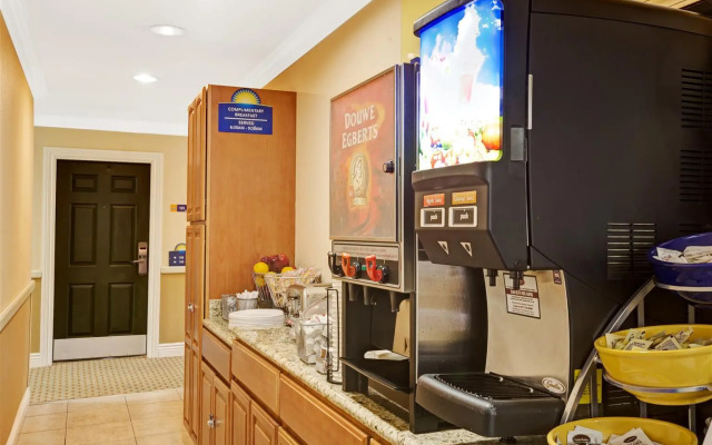 Mirage Inn and Suites