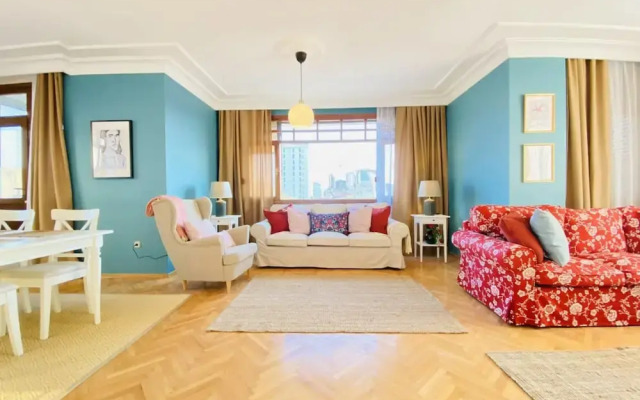 MISSAFIR Spacious Duplex Flat near Bagdat Street