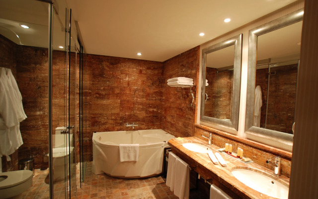 B bou Hotel La Viñuela & Spa