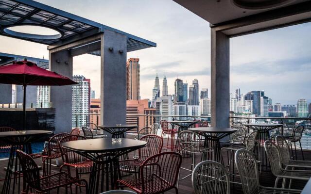 D'Majestic Place by Widebed