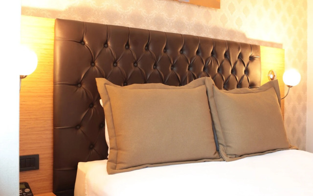 Grand Lark Otel