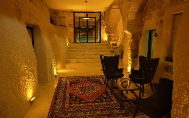 Memories Cave House