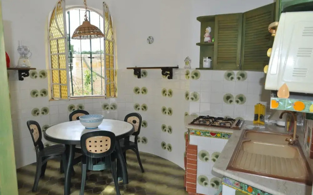 Casa Aisha con ampio giardino sul mare