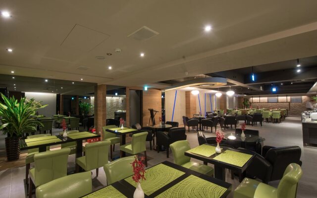 Simple Plus Hotel