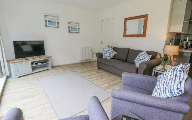 17 Coedrath Park