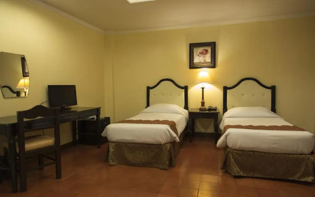 White Knight Hotel Intramuros