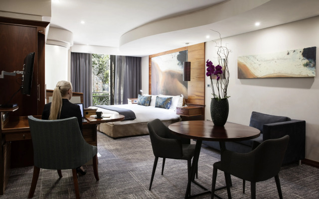 Moloko Executive Apartments And Hotel