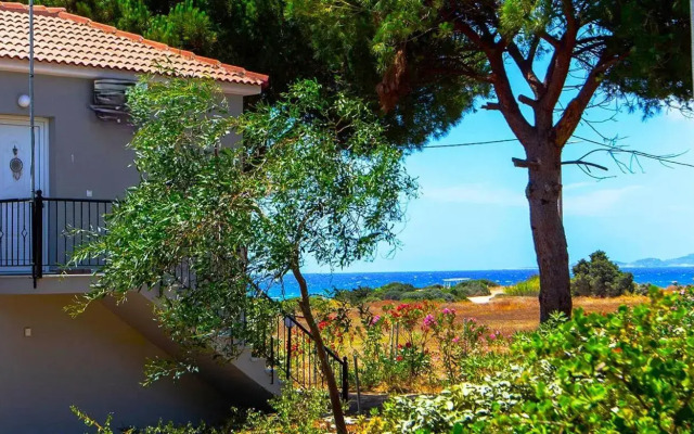 Romanos Beach Villas