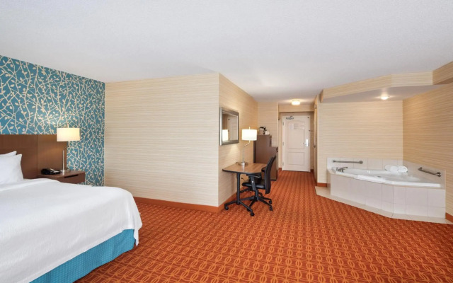 Fairfield Inn and Suites by Marriott Toronto Airport