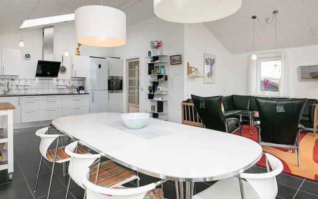 10 Person Holiday Home in Lokken-by Traum