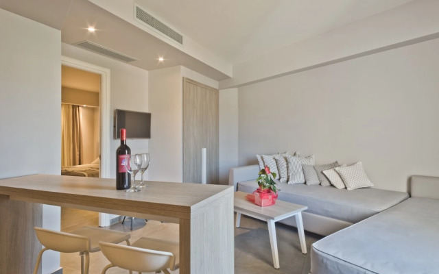 Parasol Luxury Hotel & Suites