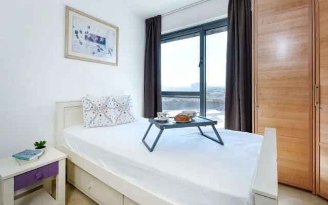 Deluxe 3 BD Marina Apartment in Herzylia