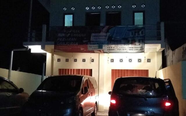 Rumah Singgah Peziarah Ganjuran by ZUZU