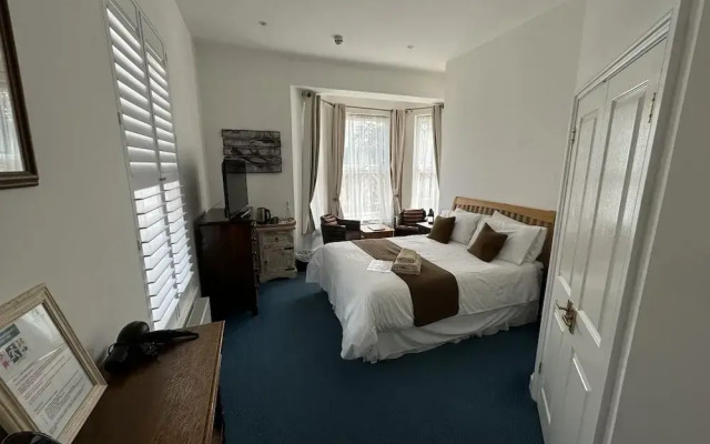Hookwood Lodge London Gatwick