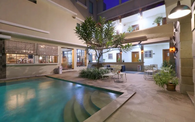 Mutiara Suites