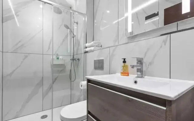 Modern Serviced Studio Flat Near Central London