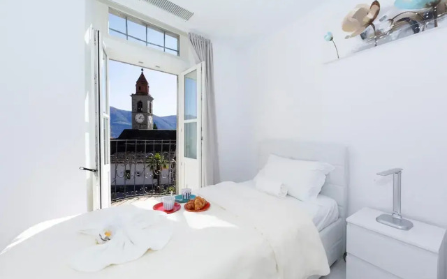 Yellow View Apartment