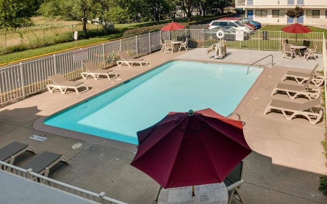 Motel 6 Lenexa, KS - Kansas City Southwest