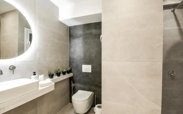 Luxury Downtown Apartment C2