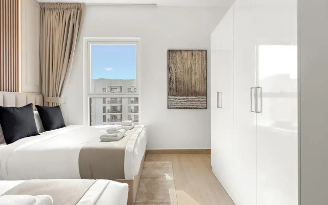 Luxe Ventures Waters Edge Haven