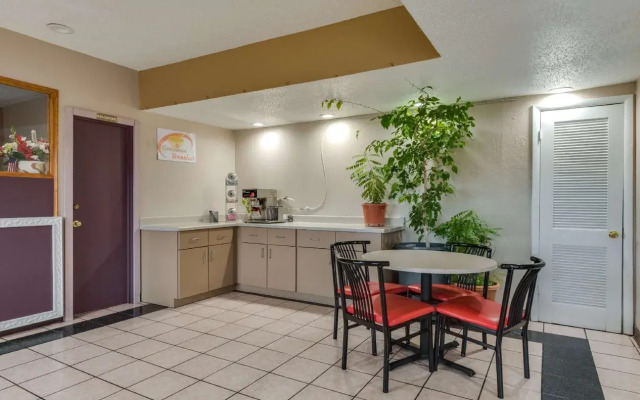 Travelers Inn Midwest City