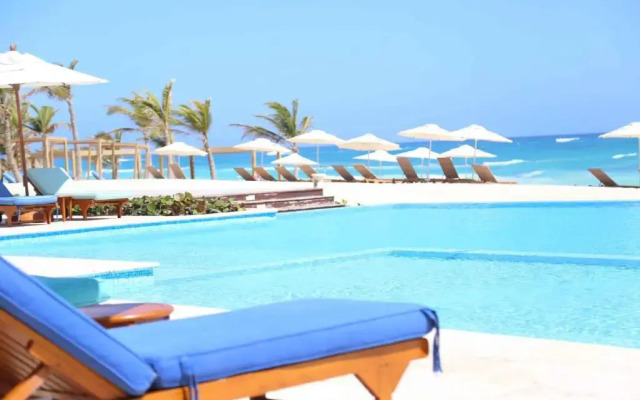 Cana Rock Condos Infinity Pool & Beach Suites