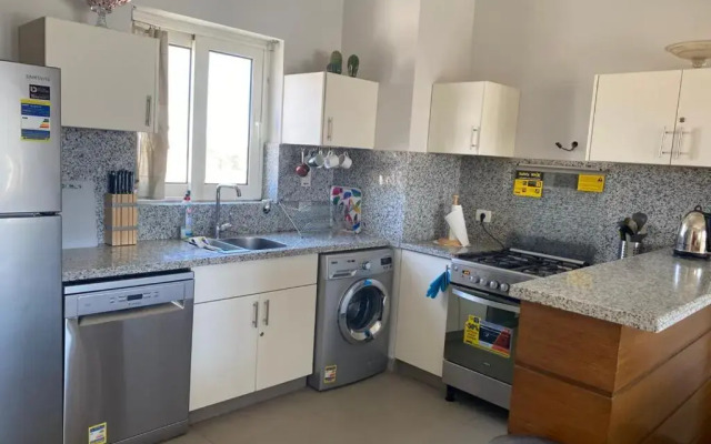 A lovely 2 BR apartment at Waterside