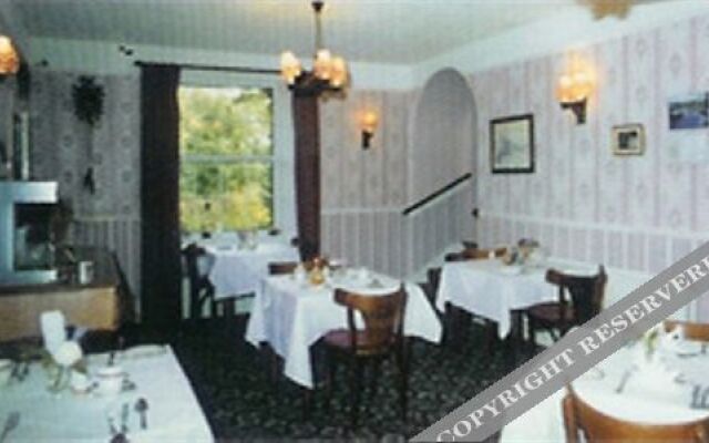 Lodgehill Hotel