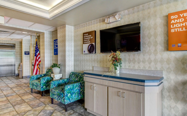 Motel 6 Medina, OH - Cleveland