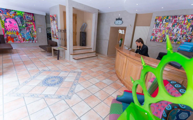 Grand Hôtel Dauphiné Toulon, Boutique Hôtel & Suites
