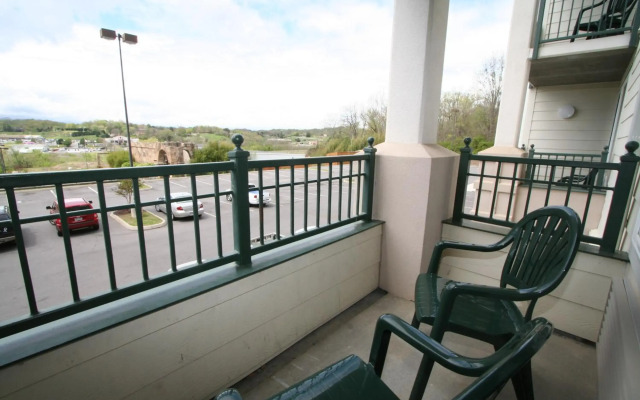 Holiday Inn Express and Suites Pigeon Forge Sevierville by IHG