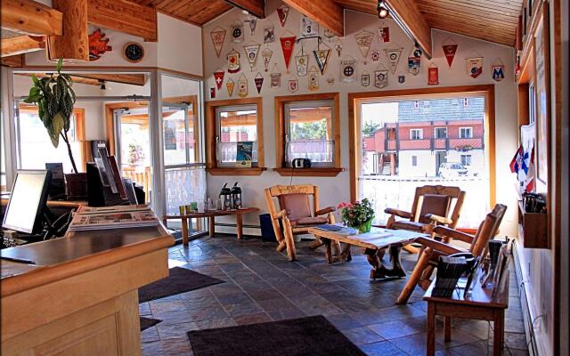 Rocky Mountain Ski Lodge
