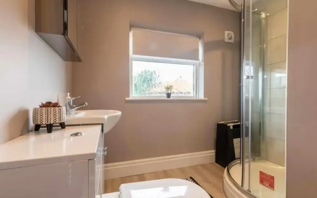 Buckingham House - Spacious 3-bedroom