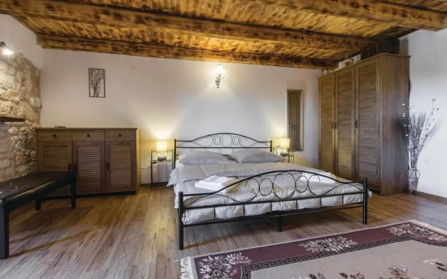 Beautiful Home in Porec With Wifi and 2 Bedrooms - Hotel in Porec - Photo 4