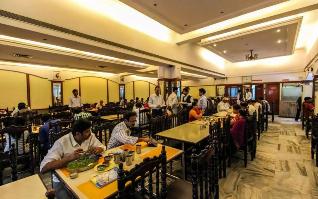 FabHotel Samrat Residency