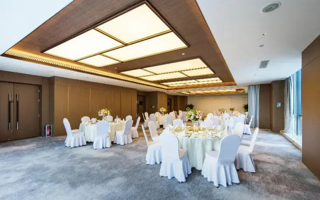 Madison Hotel Qingdao West Coast City Balcony