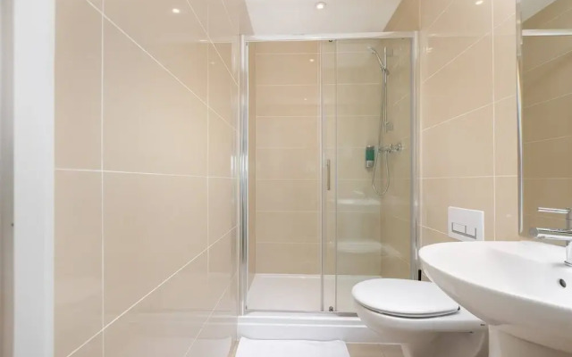 Skyvillion 2bed Enfield Flat W Balcony - Parking